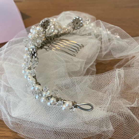 Custom tiara by local designer - Picture 5 of 7